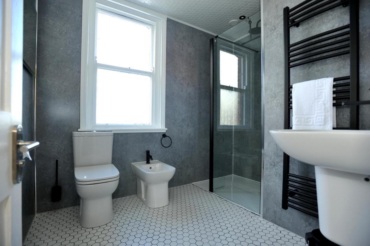 Beechurst Serviced Apartments Челтнем Екстер'єр фото