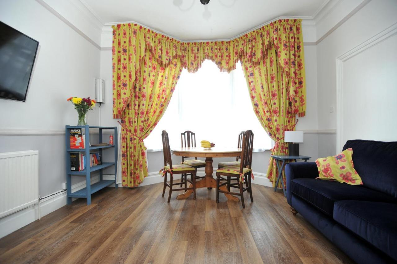 Beechurst Serviced Apartments Челтнем Екстер'єр фото