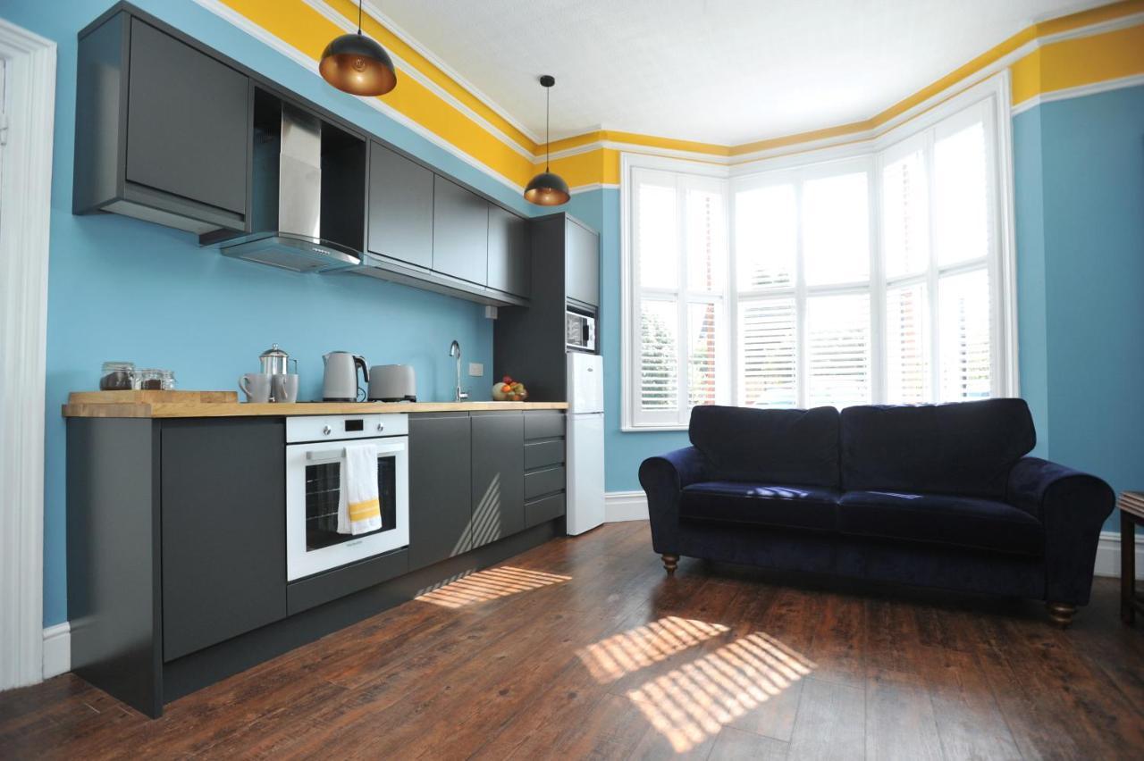 Beechurst Serviced Apartments Челтнем Екстер'єр фото